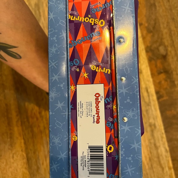 The Osborne family collectible tin - Picture 3 of 11